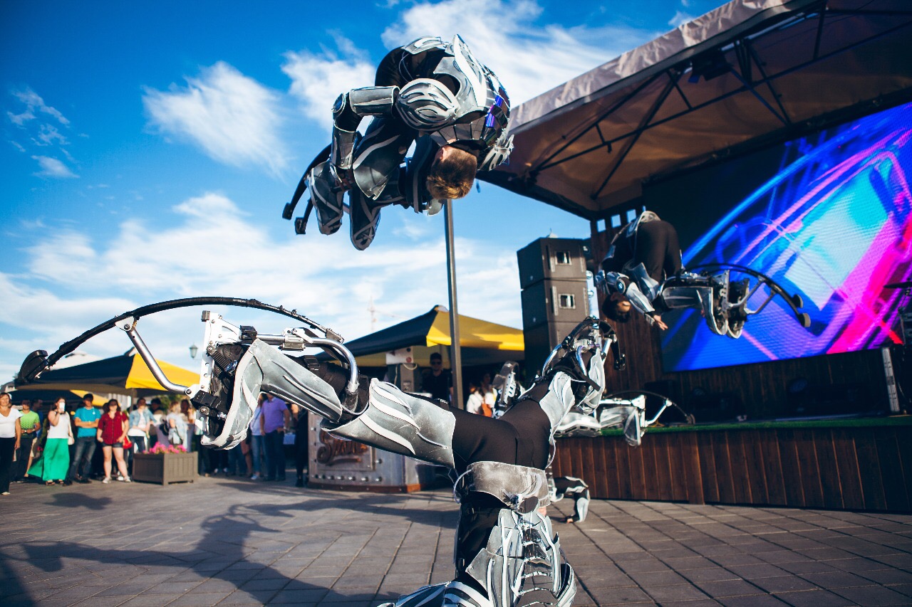 Book Space Jumpers by Word’s Best Entertainment Agency BREAKTHROUGH