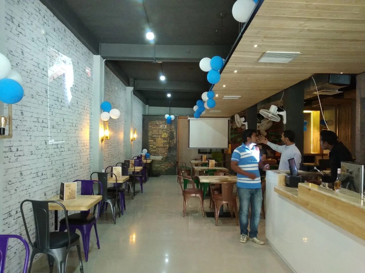 BrewBakes Cafes in India, Unique Cafe in India, Unique Cafe Concepts