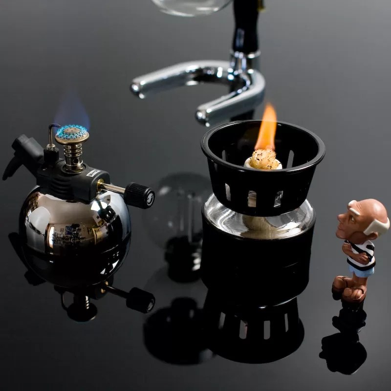 Using a Siphon Coffee Maker Brewminate