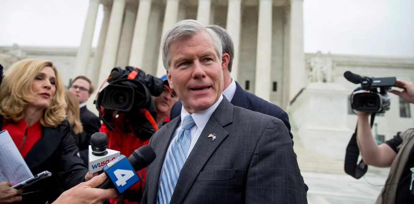 It’s Nearly Impossible to Prosecute Politicians for Corruption