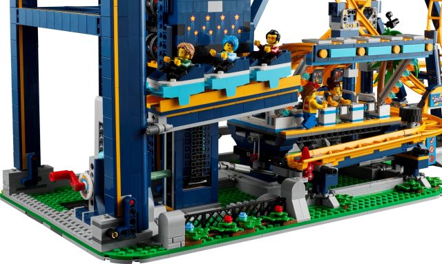 LEGO ICONS Loop Coaster 10303