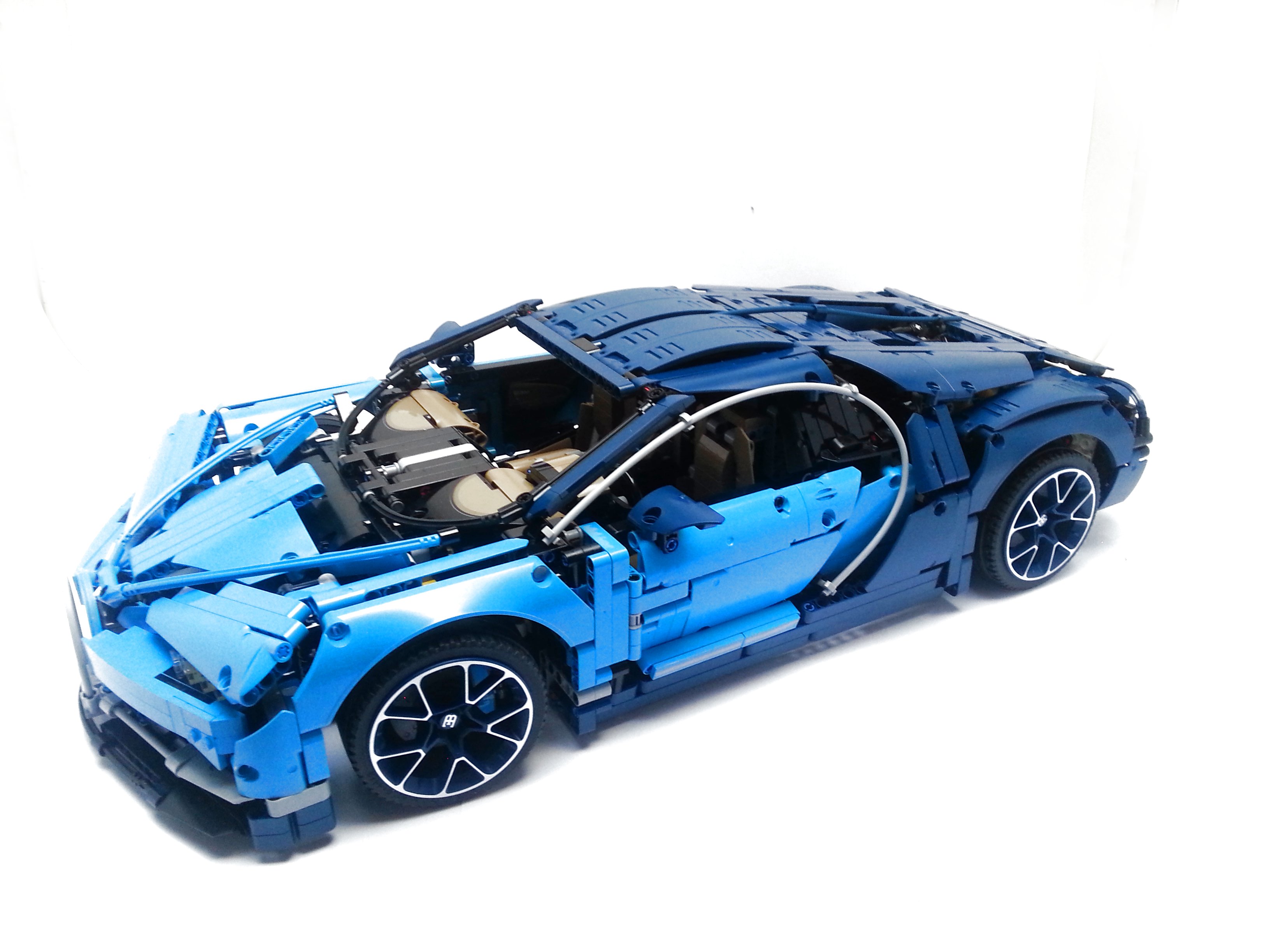 Ultimate Technic Bugatti Chiron Rebrickable Build