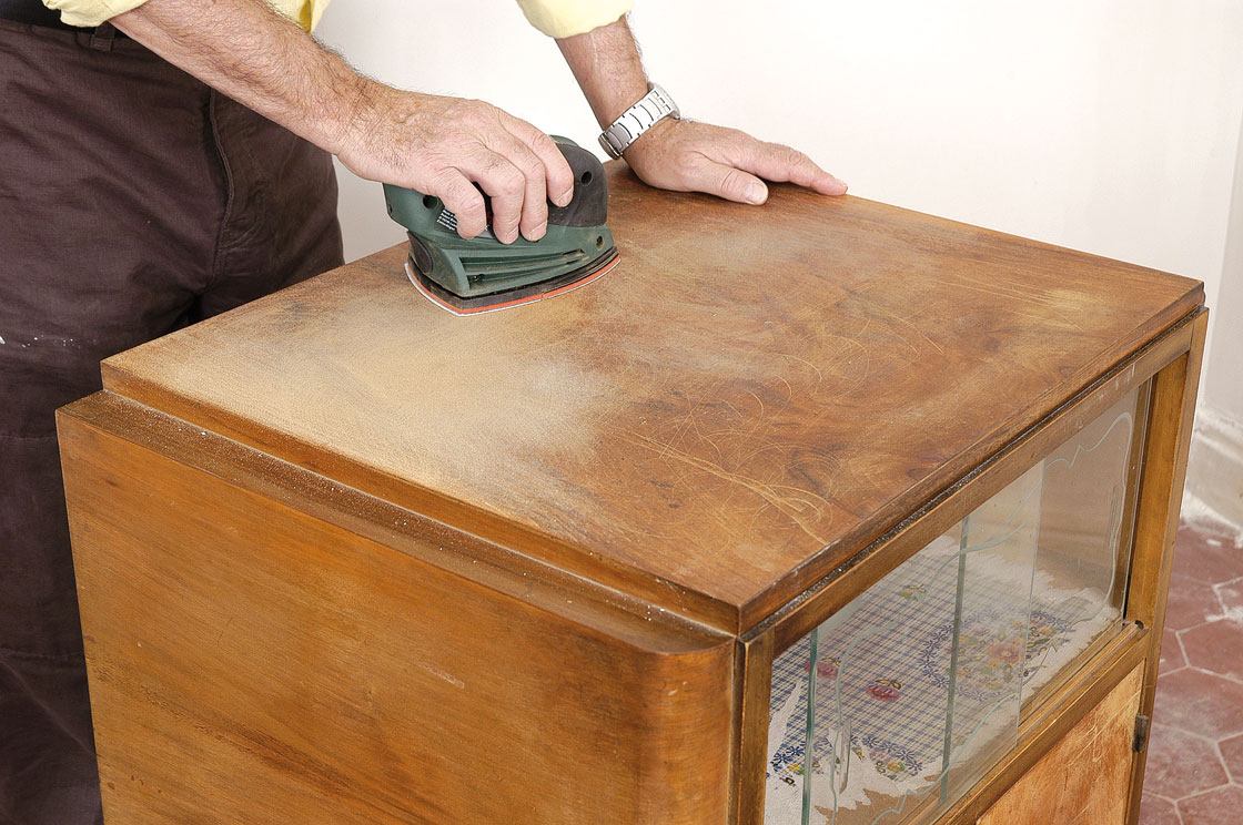 Rénover un meuble verni Bricolage avec Robert