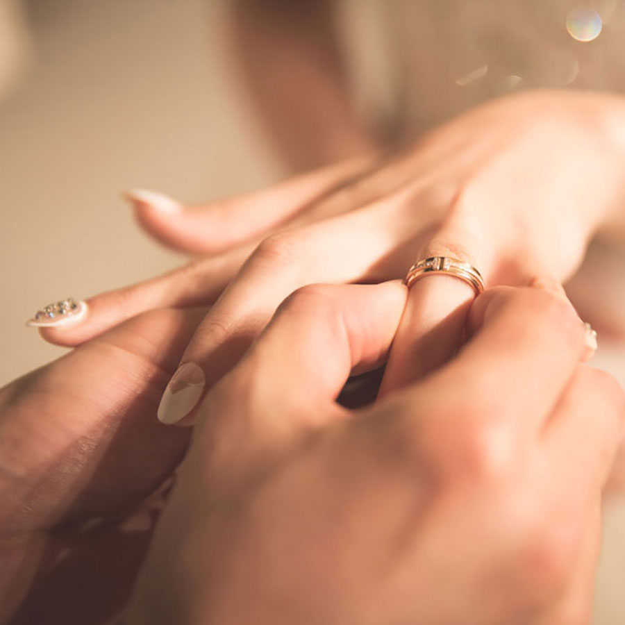 How To Get Your Wedding Ring Off (When It’s Stuck) • Bridilly