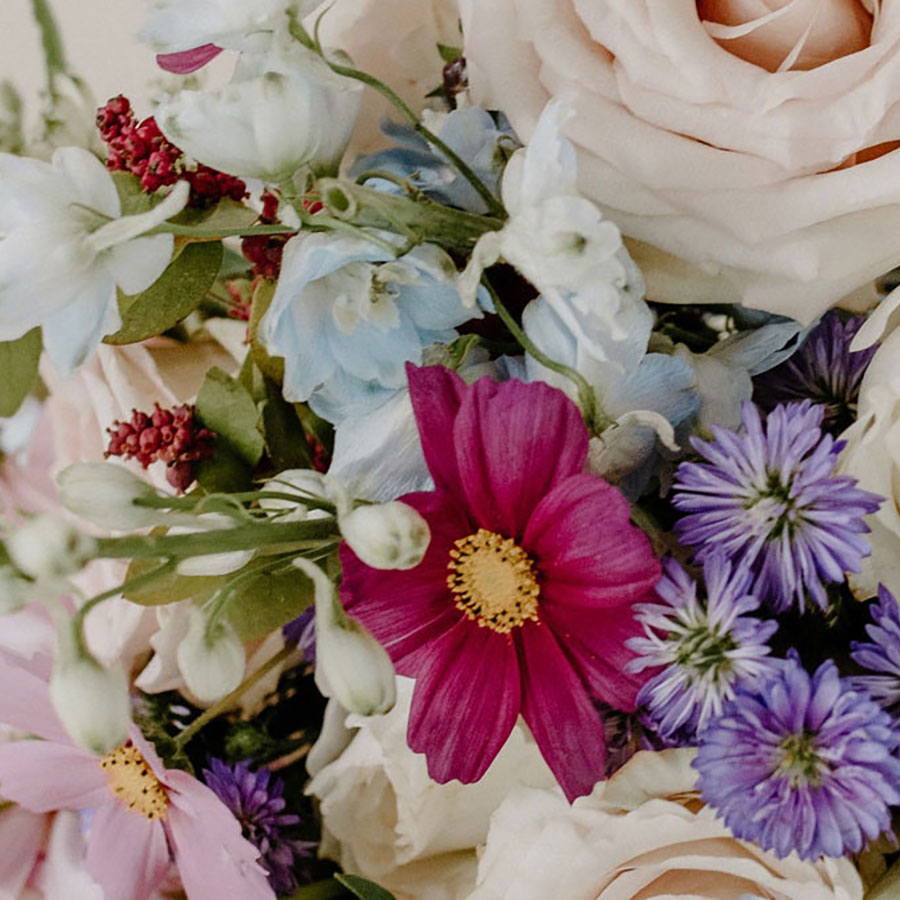 21 Best Flowers For a Beautiful March Wedding • Bridilly