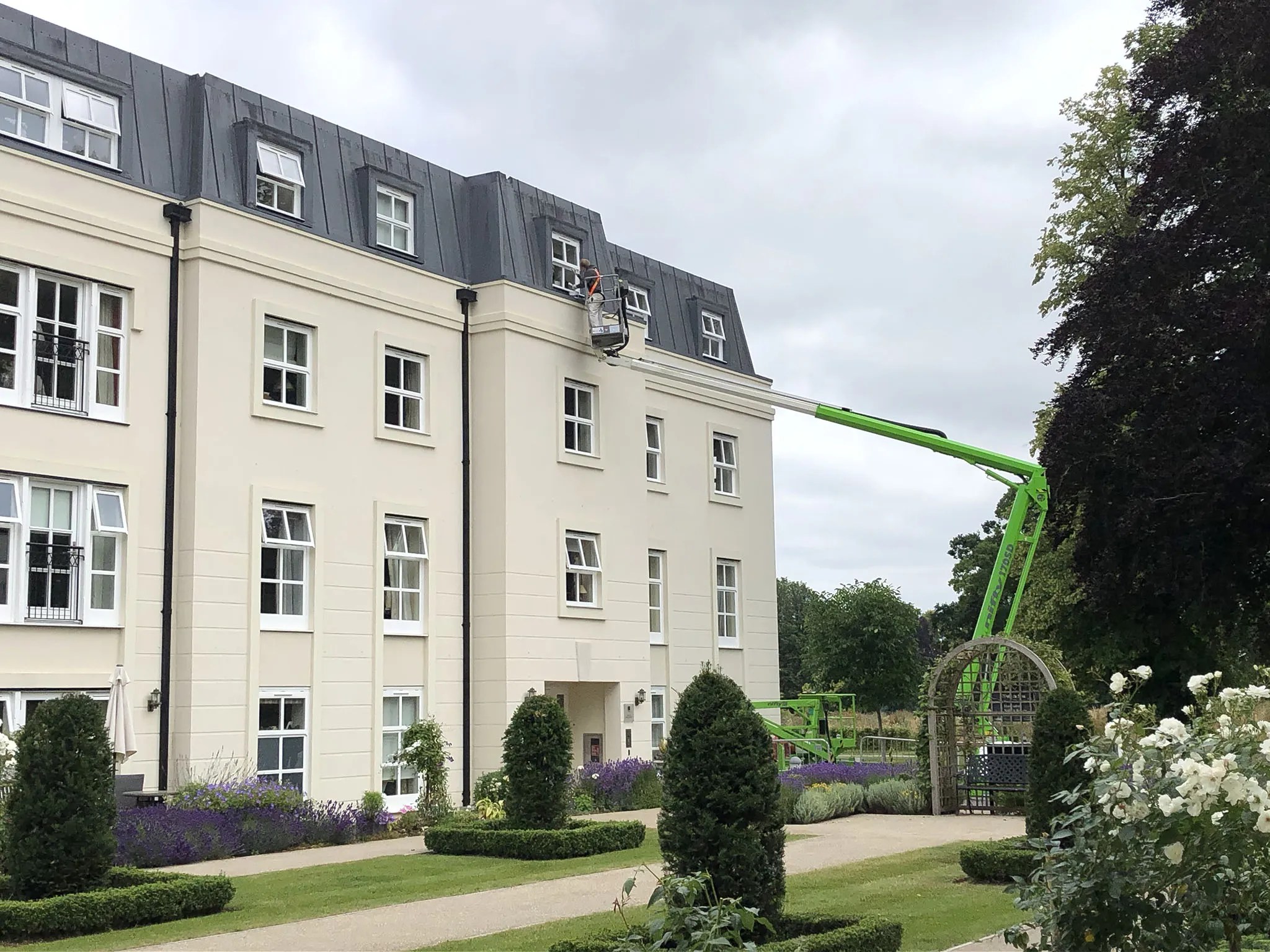 Inglewood House, Kintbury Brierty Decoration