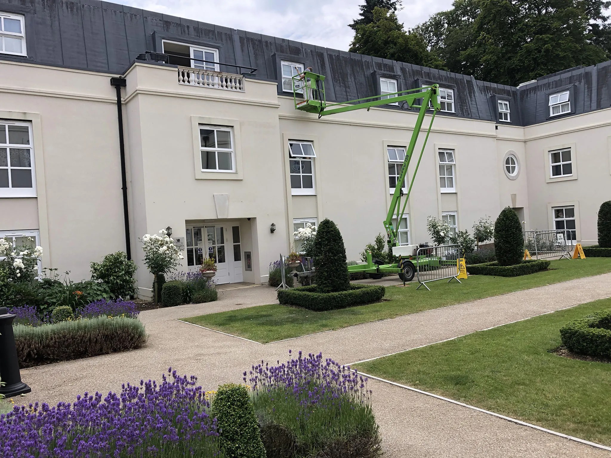 Inglewood House, Kintbury Brierty Decoration