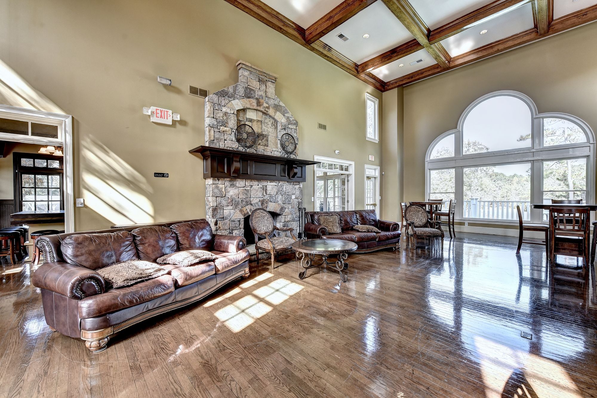 Clubhouse Bright Water