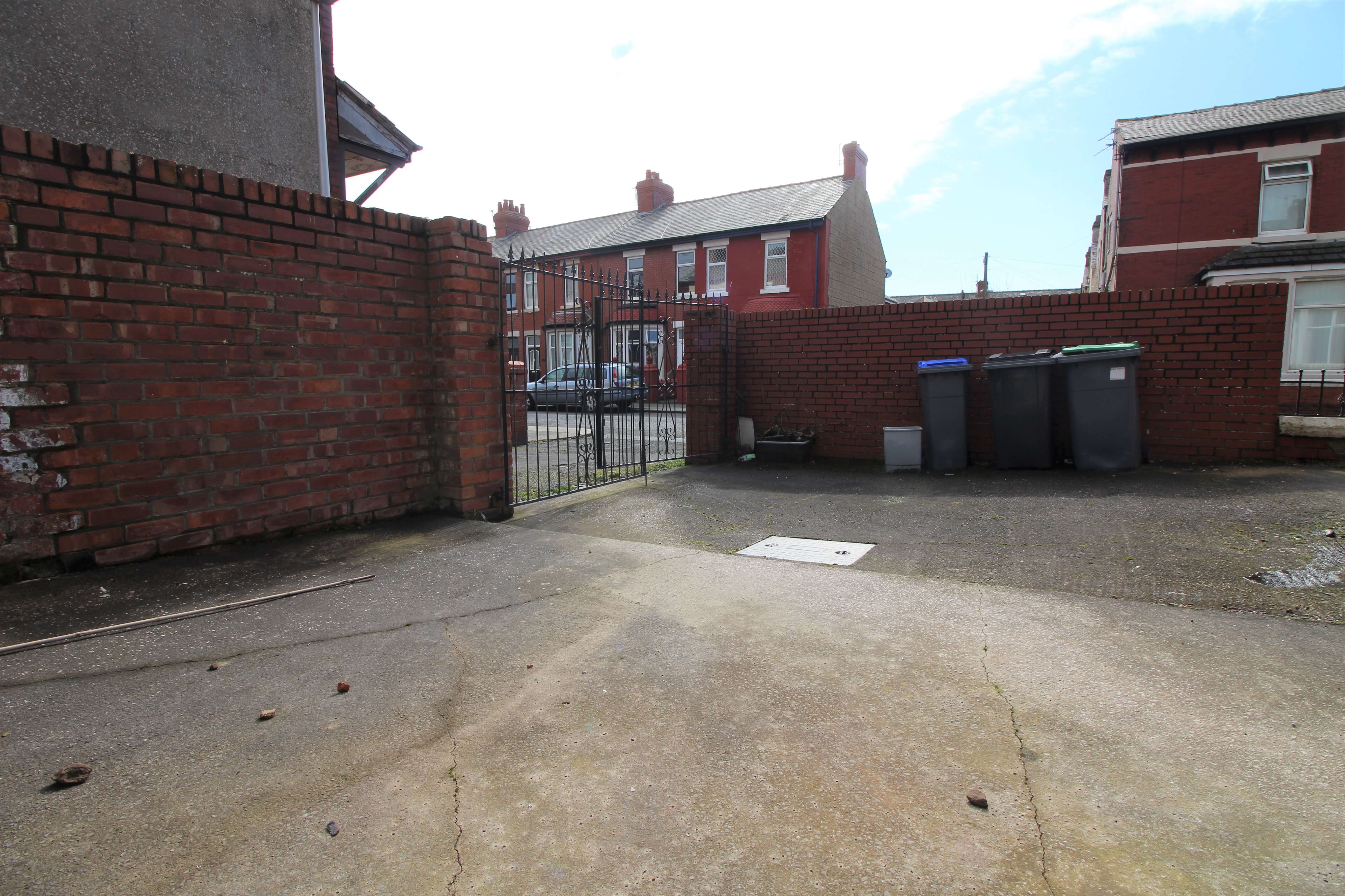 Boothroyden, Blackpool, FY1 Brighter Lets