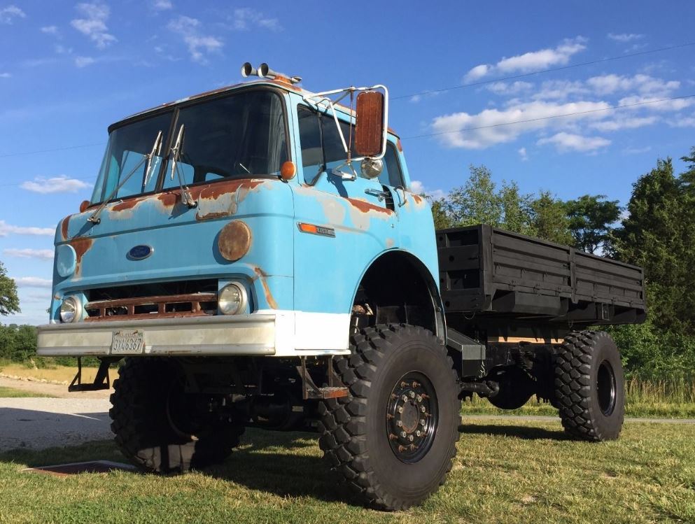 Caterpillar V8 Powered Custom PickUp 1989 Ford C8000 4×4 Bring a
