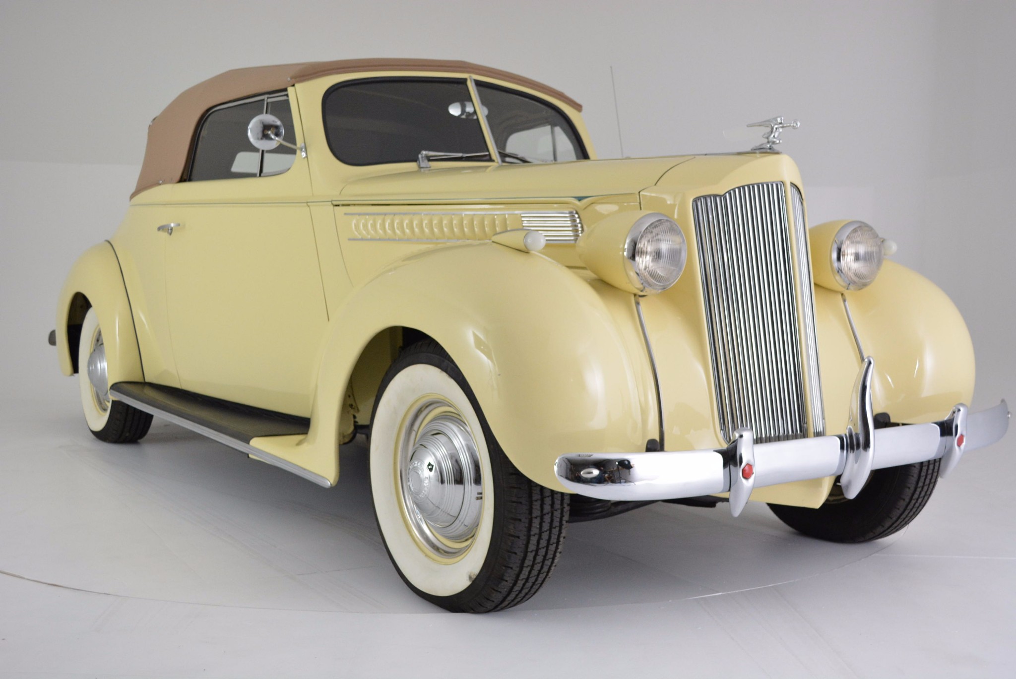 1939 Packard Six Convertible Coupe for sale on BaT Auctions closed on December 7, 2016 (Lot