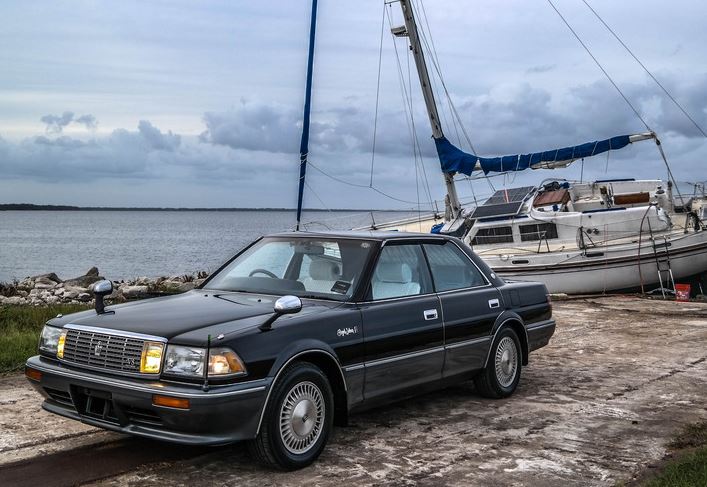 Tech-Heavy V8 Luxury: 1989 Toyota Crown Royal Saloon G | Bring a Trailer