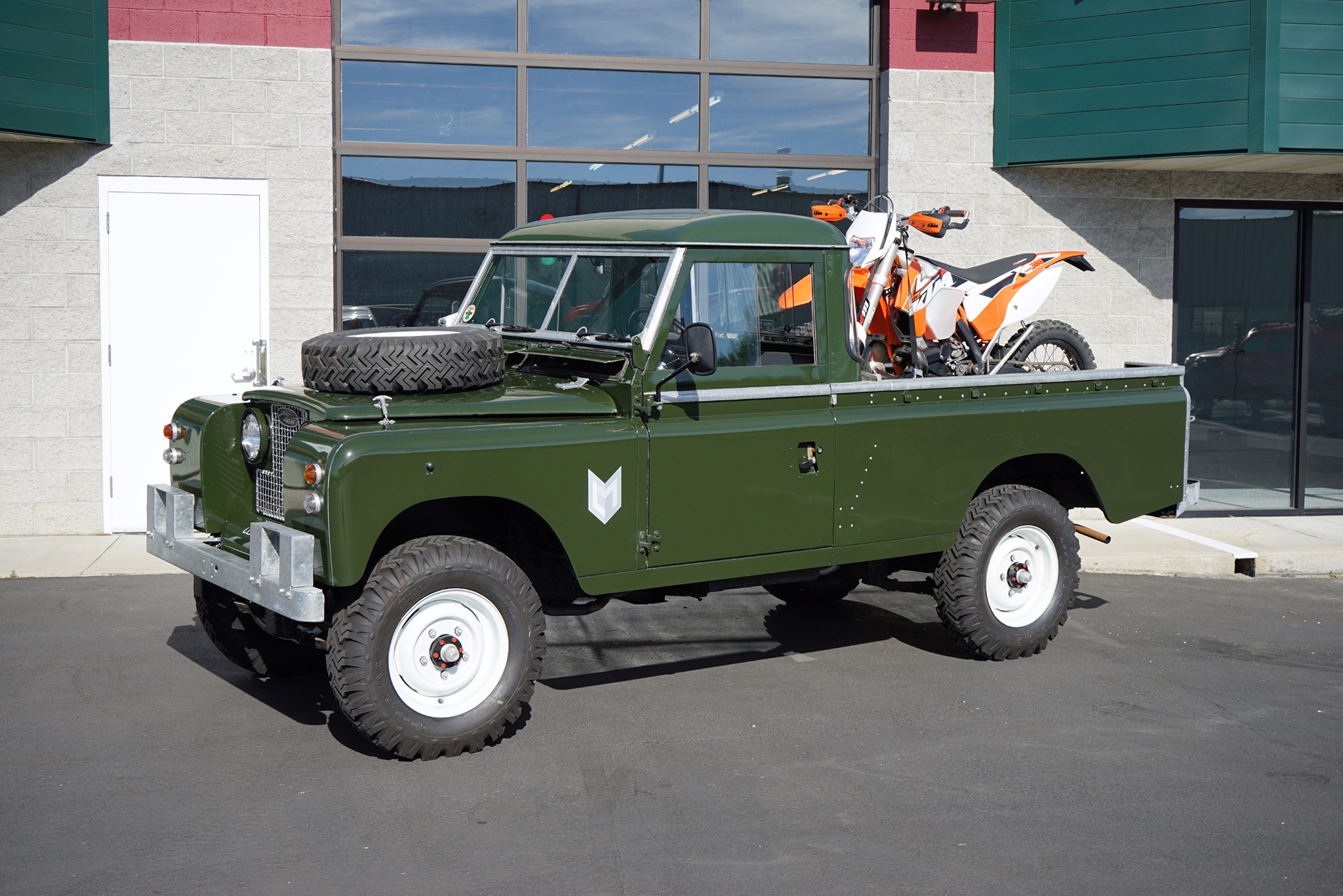 1965 Land Rover 109 Series IIA for sale on BaT Auctions sold for