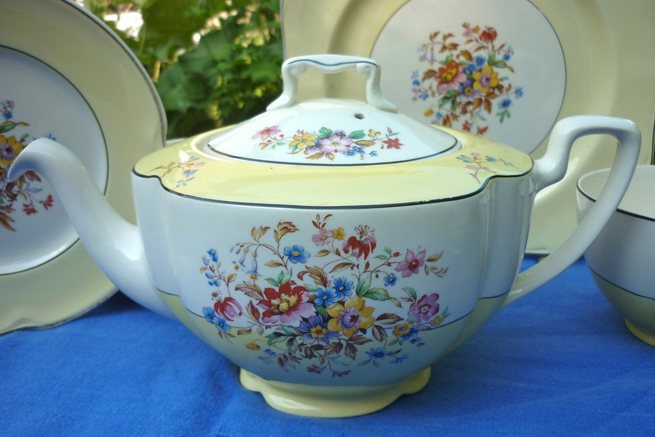 Johnson Brothers Vintage Yellow Tea Set
