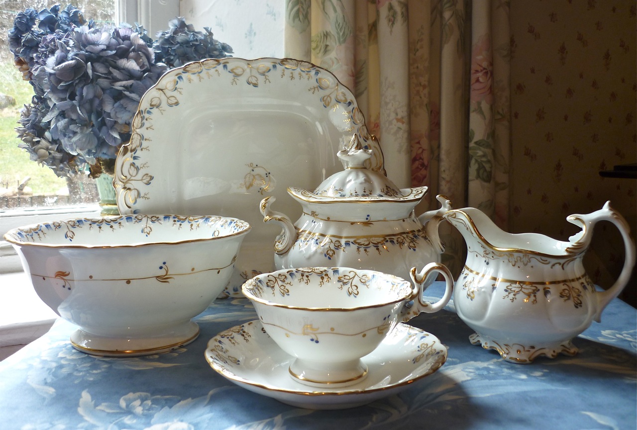 Bring Back Tea Time Victorian Swan Tea Set