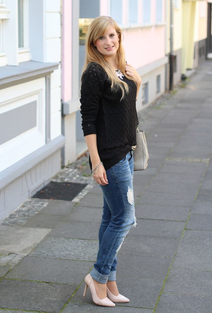 Outfit Pastell Pumps & Ripped Boyfriend Jeans BrinisFashionBook