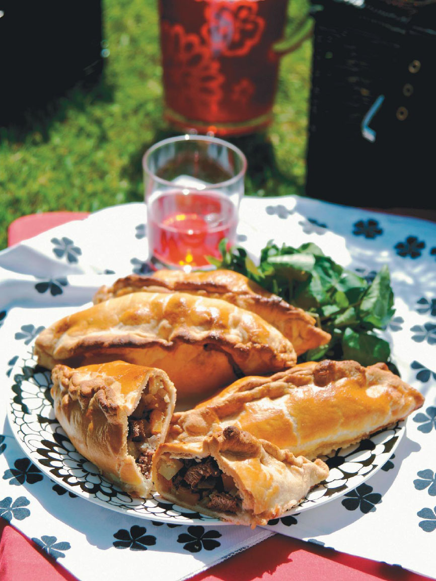 Let’s Go On a Picnic British Heritage