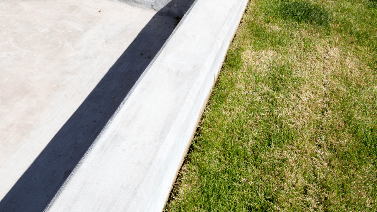 Using Retaining Walls to Improve Drainage and Prevent Erosion