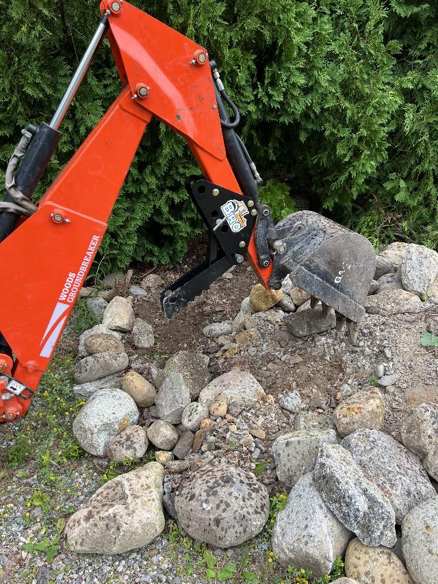 Brotek Woods Equipment Thumb Backhoe BH7500 Thumb Backhoe BH7500