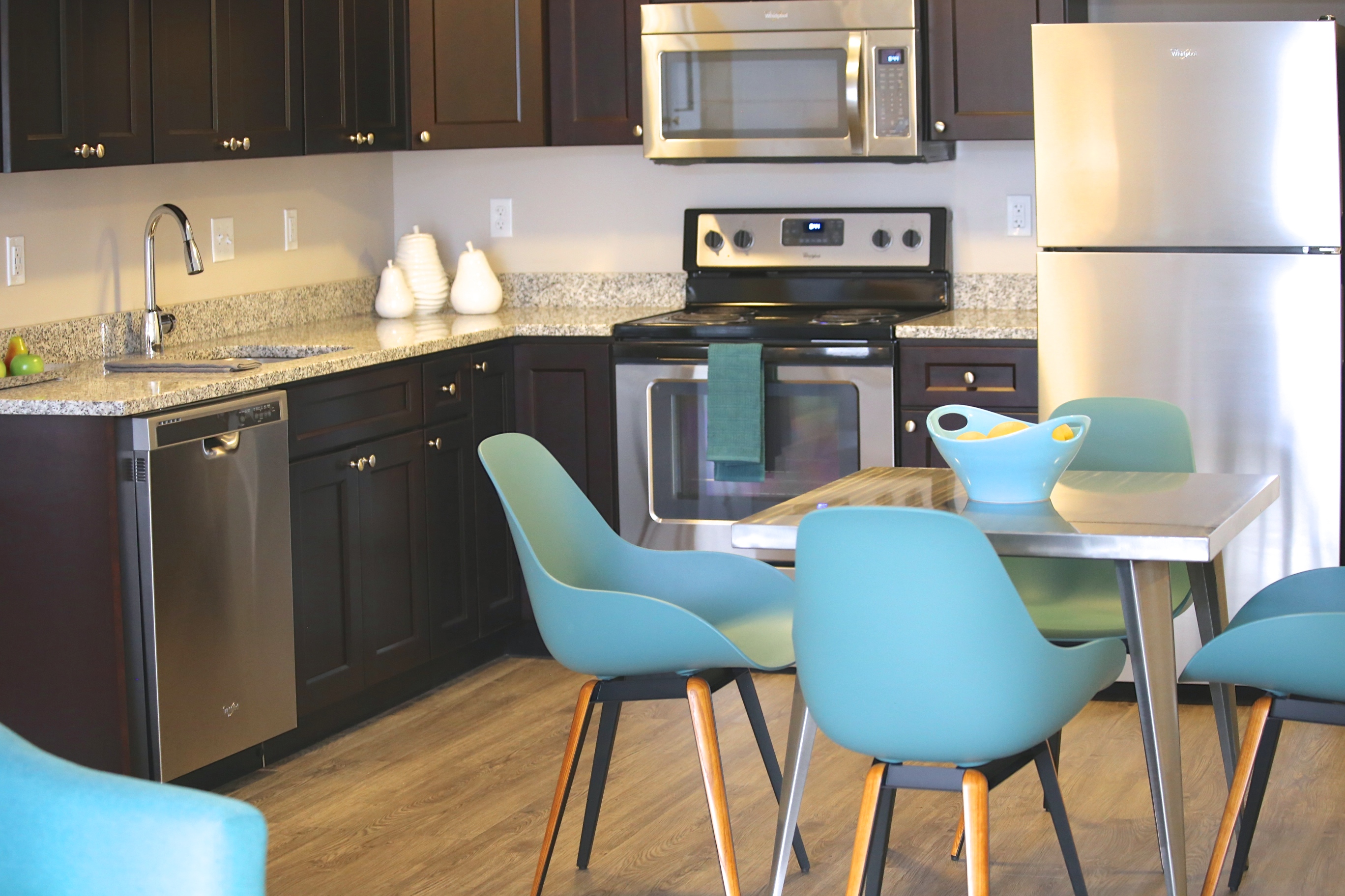 Broadleaf Boulevard Apartments Apartment in Manchester CT Photos