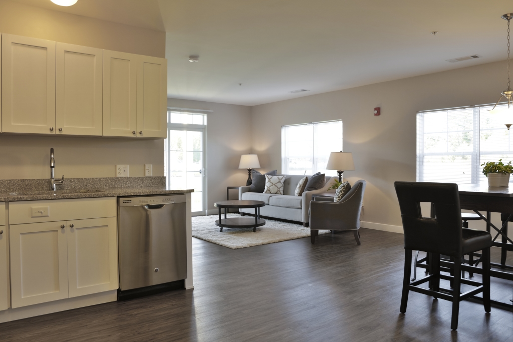 Broadleaf Boulevard Apartments Apartment in Manchester CT Photos