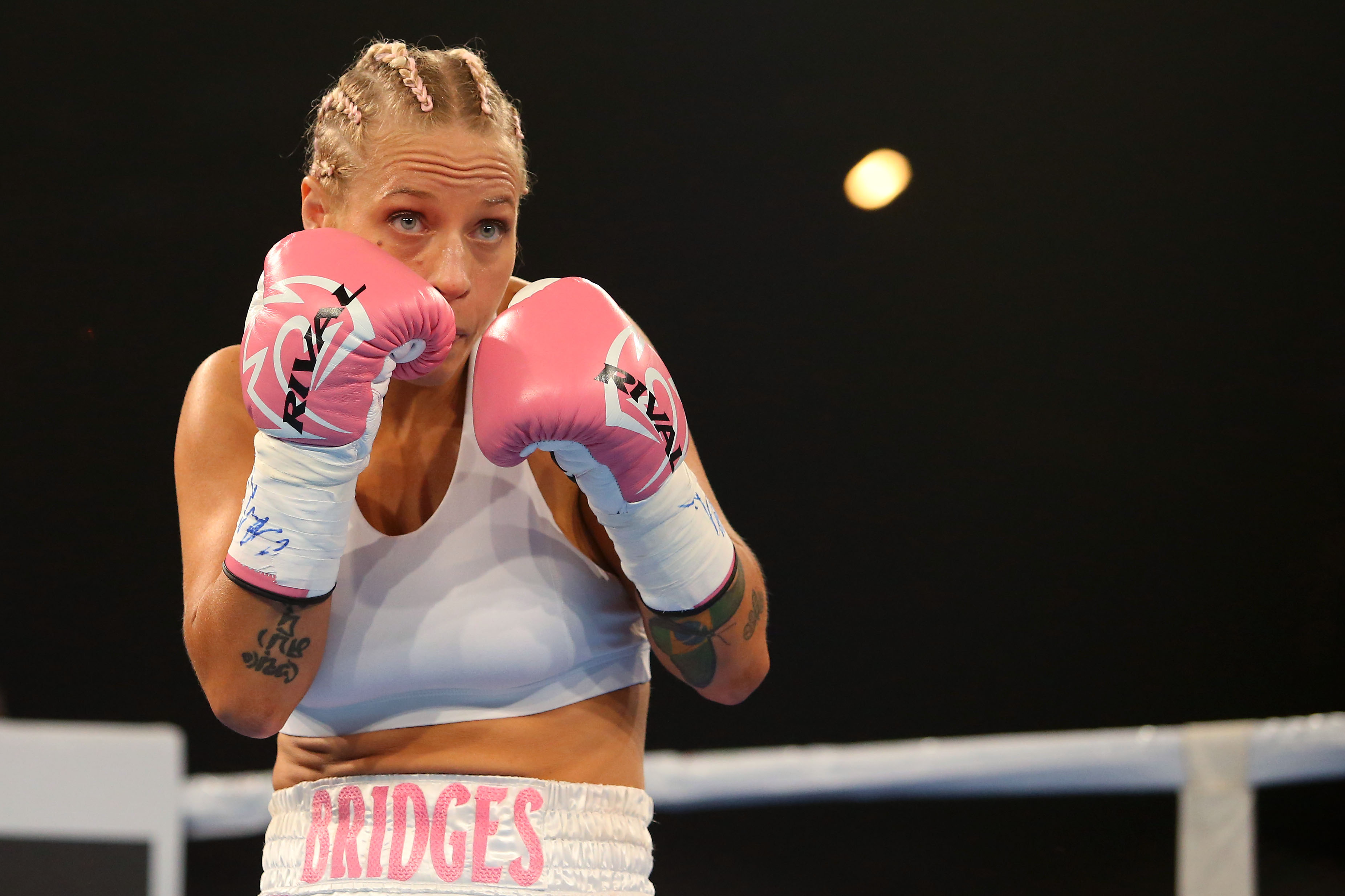 Boxer Ebanie Bridges Shows Off Her Nasty Swollen Eye After Fight BroBible