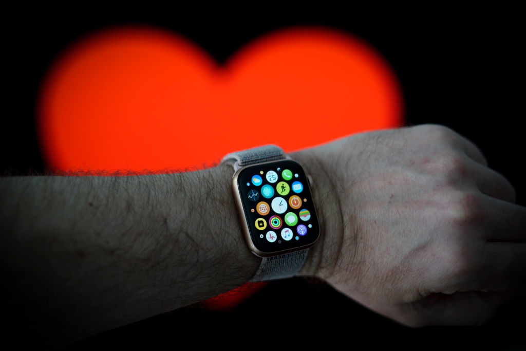How To Control Your Apple Watch With Hand Gestures