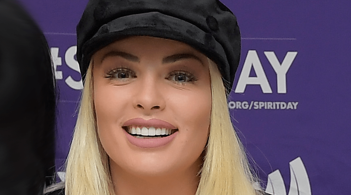 Mandy Rose Thanks Fans, Promotes FanTime Account With Holiday Pic