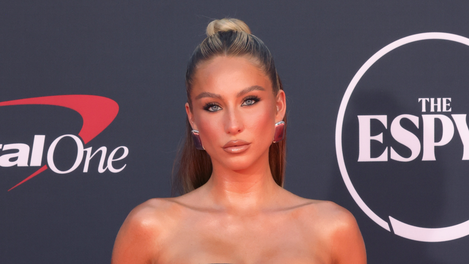 Rumored NFL WAG Alix Earle Drops Jaws On IG With Bikini Pics