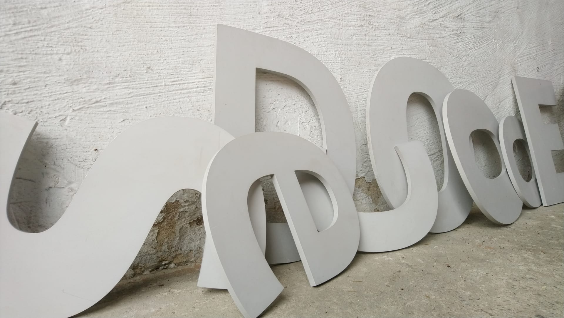 large plastic letters Brocante Cafe Digital nostalgia