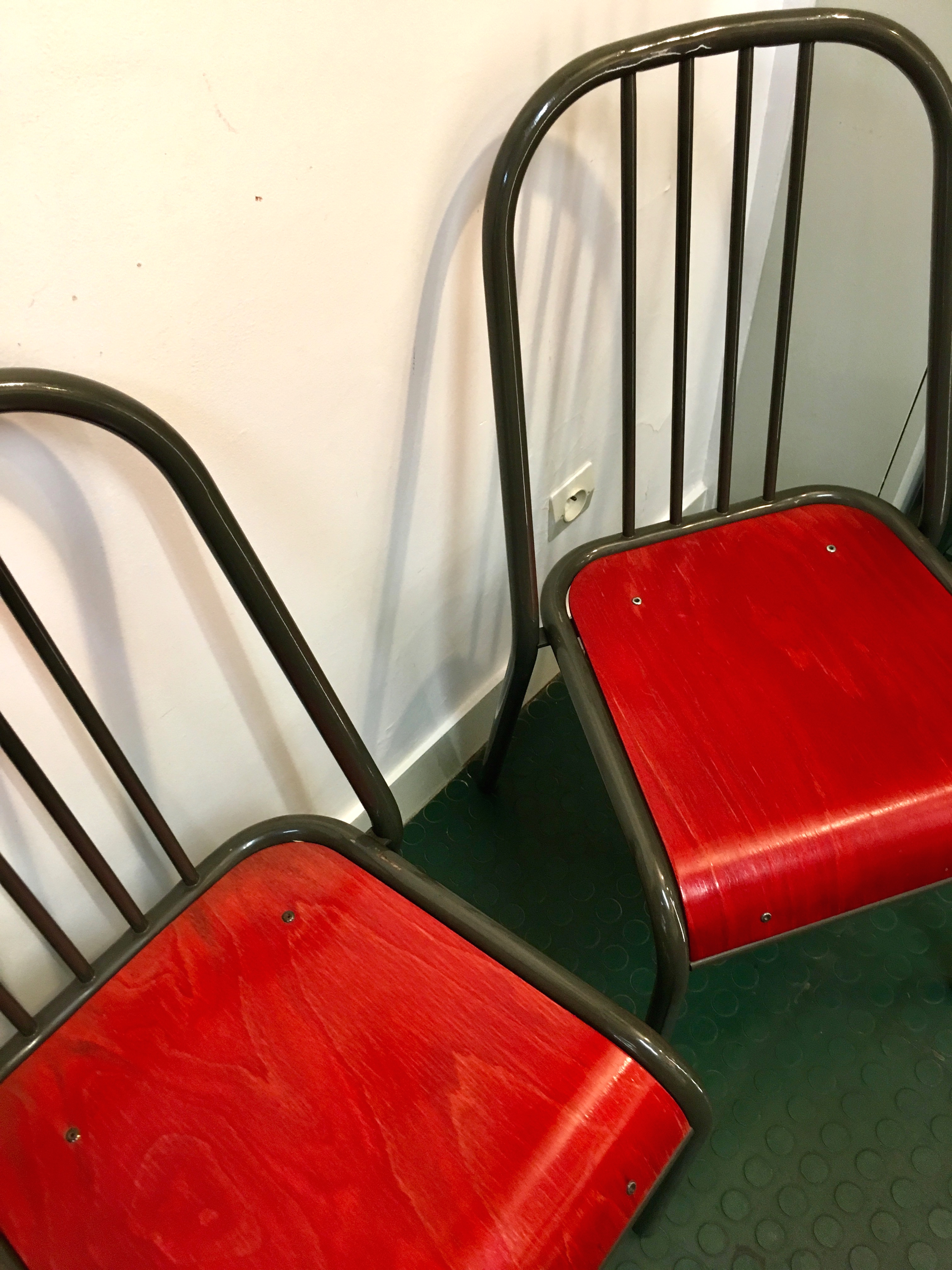 Paire de CHAISES Assises Rouge ANNEES 80