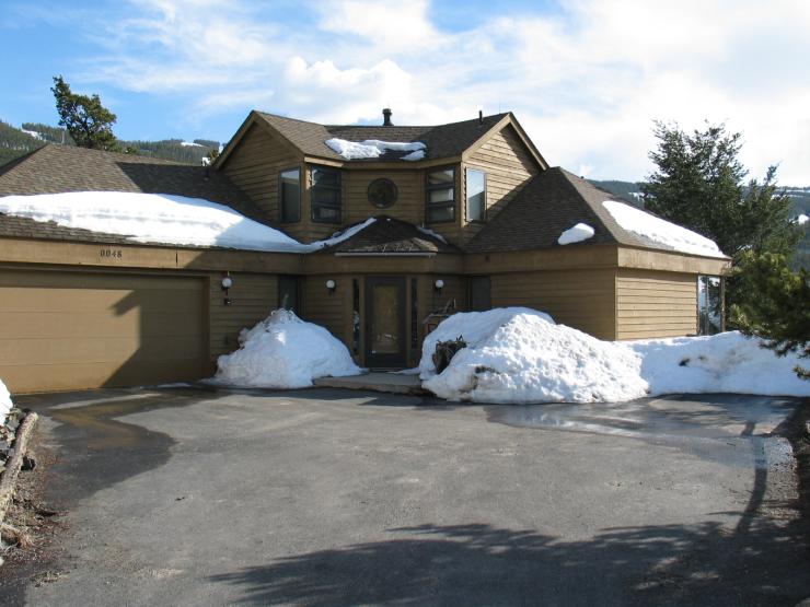 Brom House Vacation rental, perfect for skiing or hiking located within