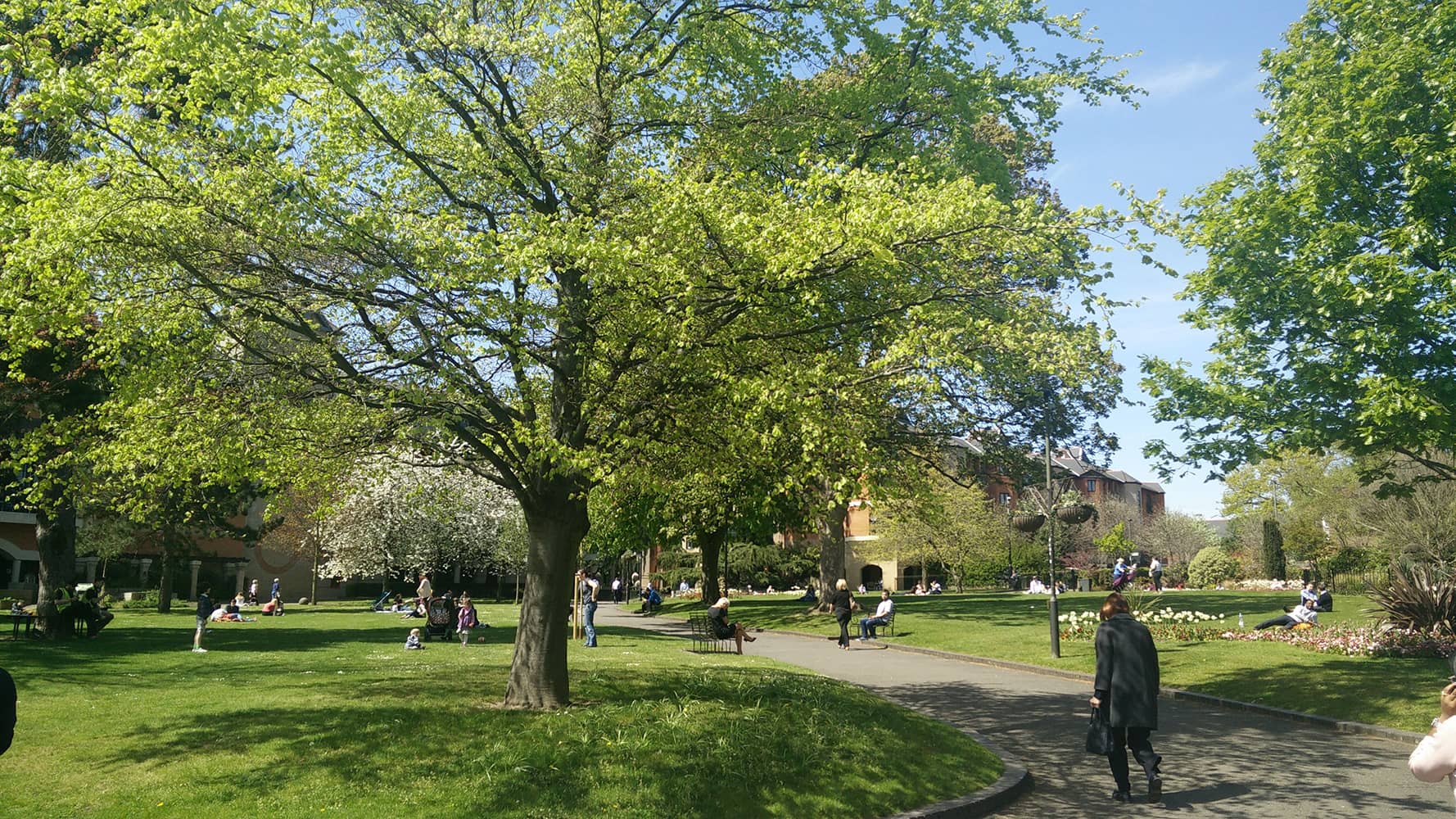 Queen's Gardens Bromley Parks