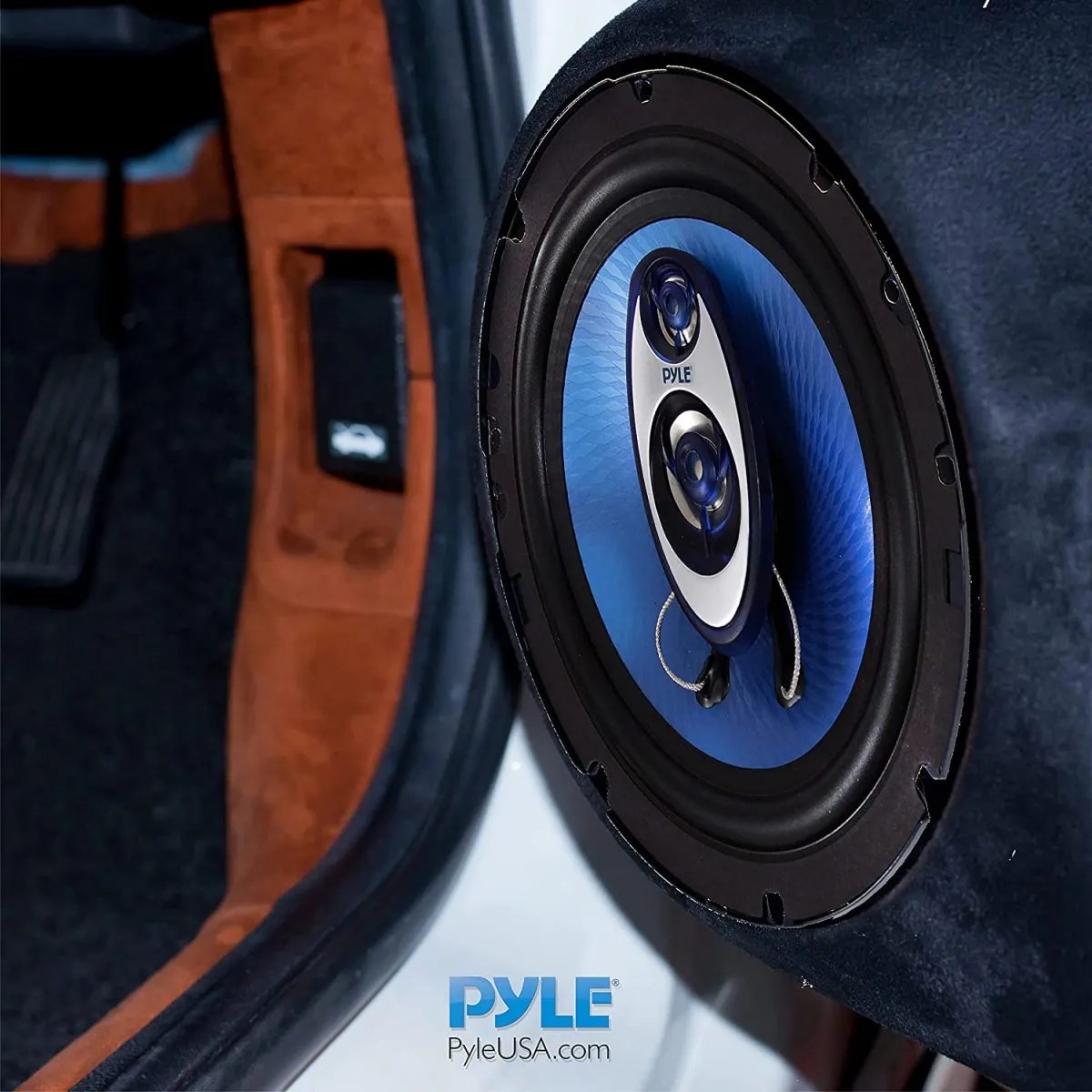 11 Best Car Speakers for Bass and Sound Quality [Updated]