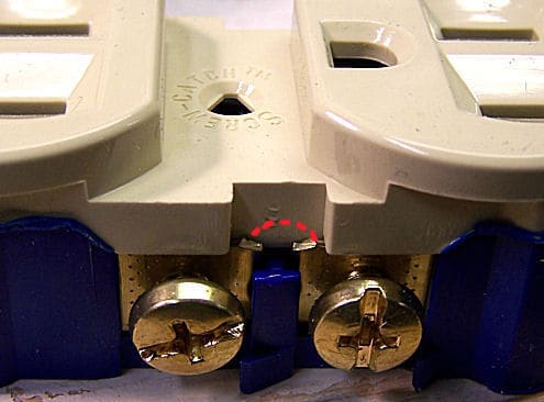 Here’s How To Change a Receptacle | Brooklin Home Hardware