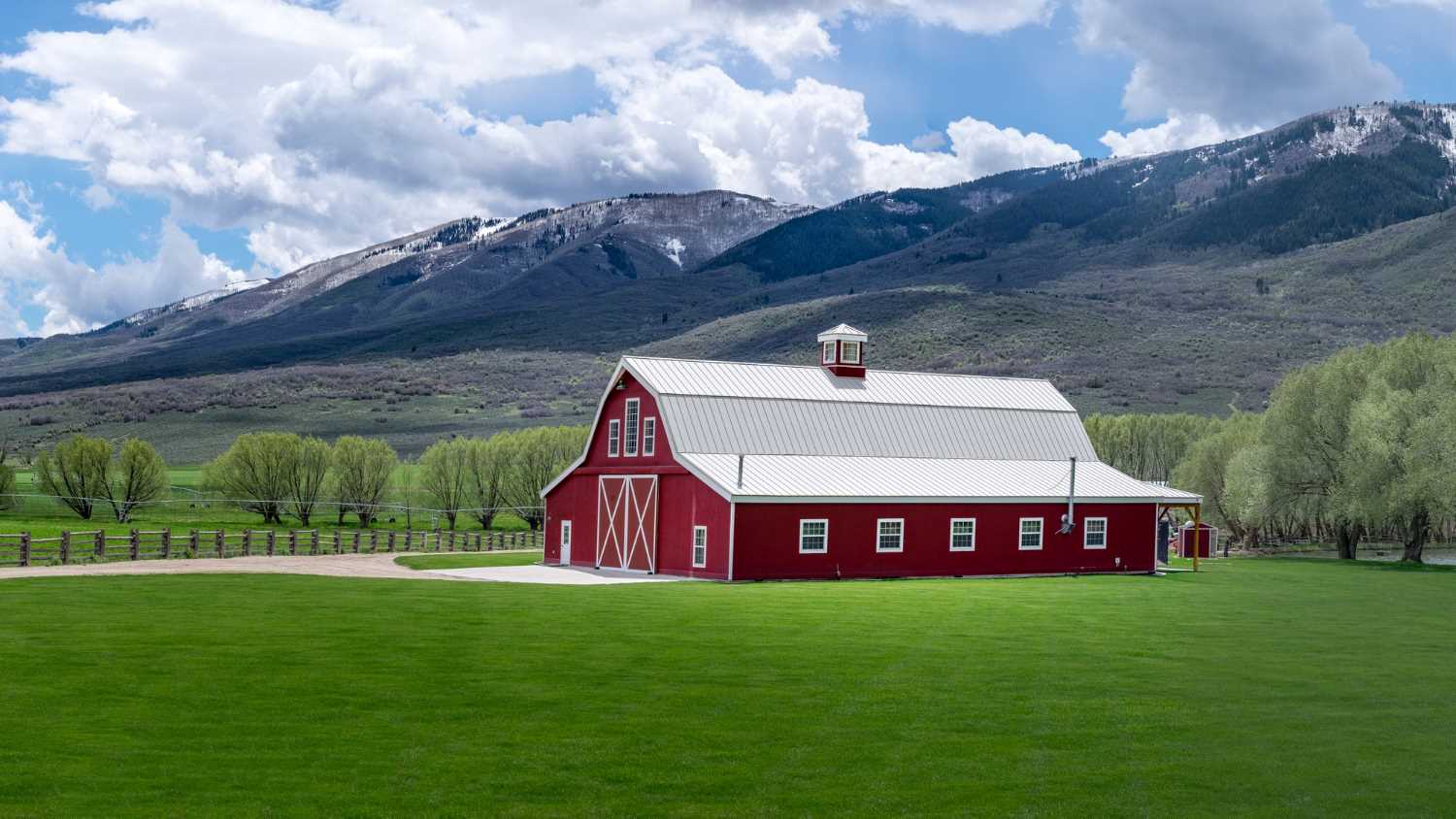How Long Does It Take to Build a Small Barn? Brooks Barns