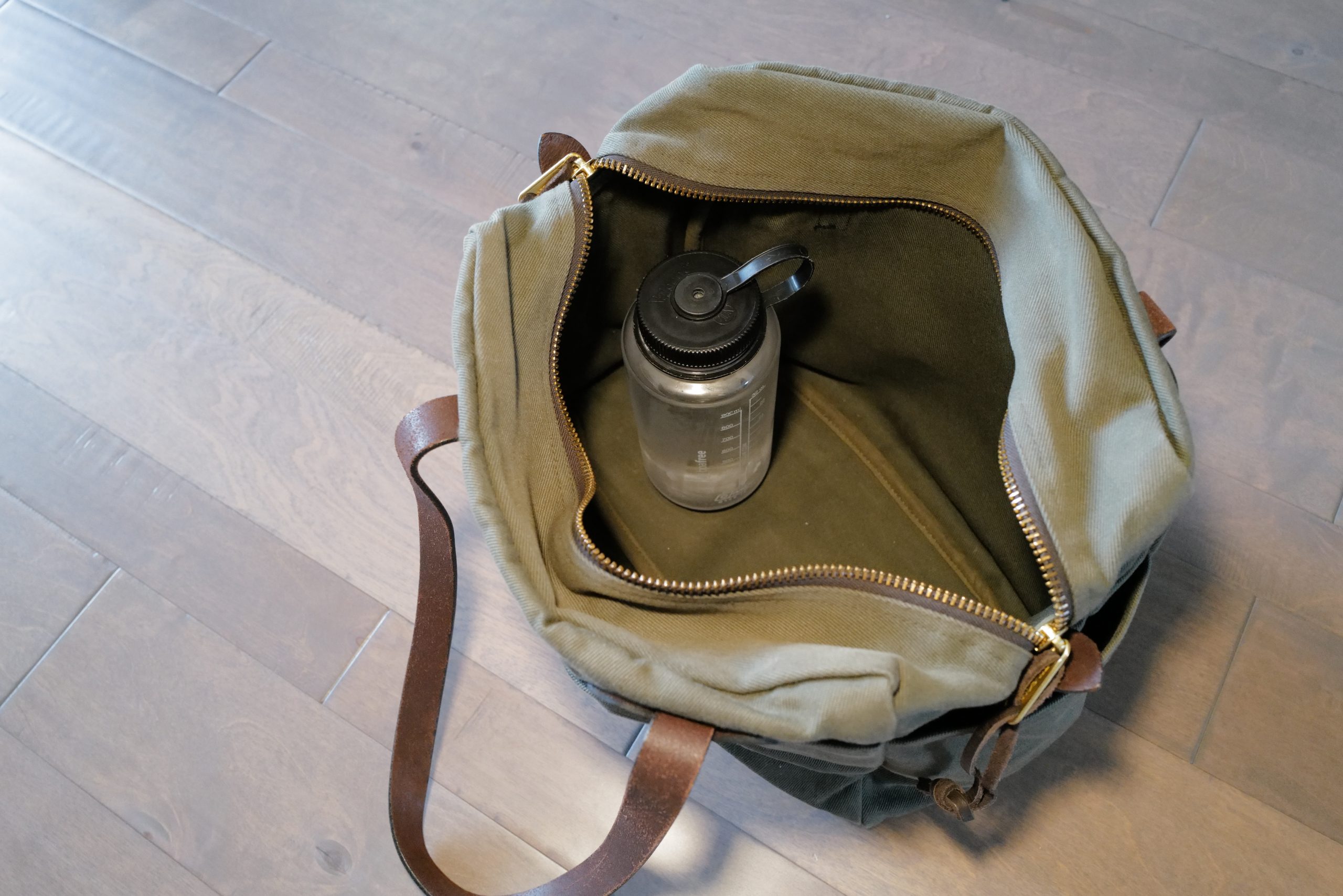 Filson Rugged Twill Tote Bag with Zipper The Brooks Review