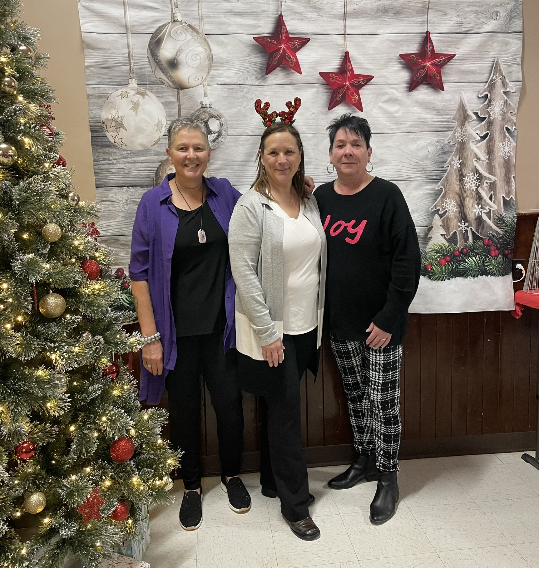 Brookville's Christmas Celebration Kick-off draws crowd despite.