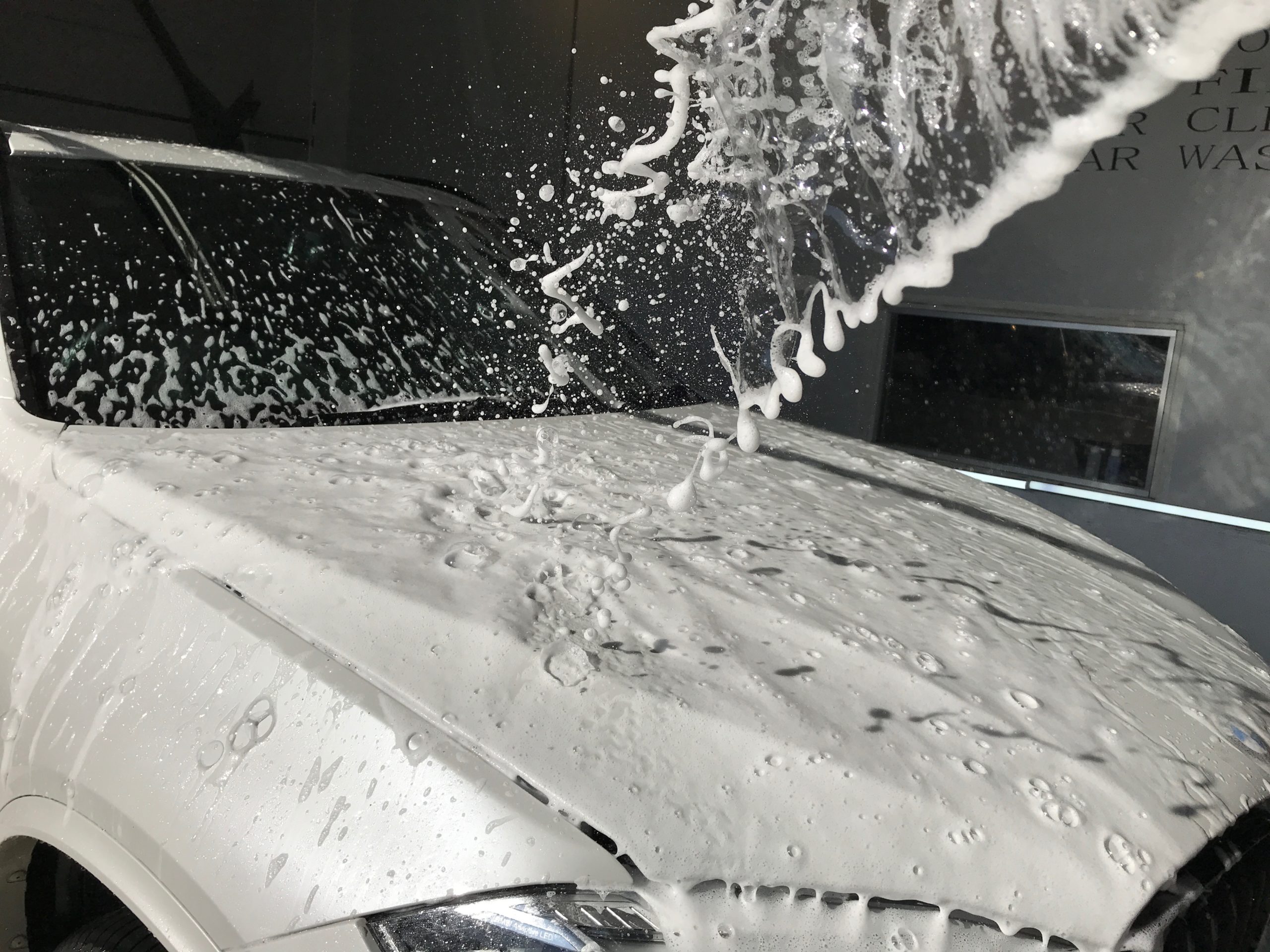 【徹底解説】コーティング施工車の洗車の頻度はどれくらいが理想？ コラム 大阪のガラスコーティング ブロス