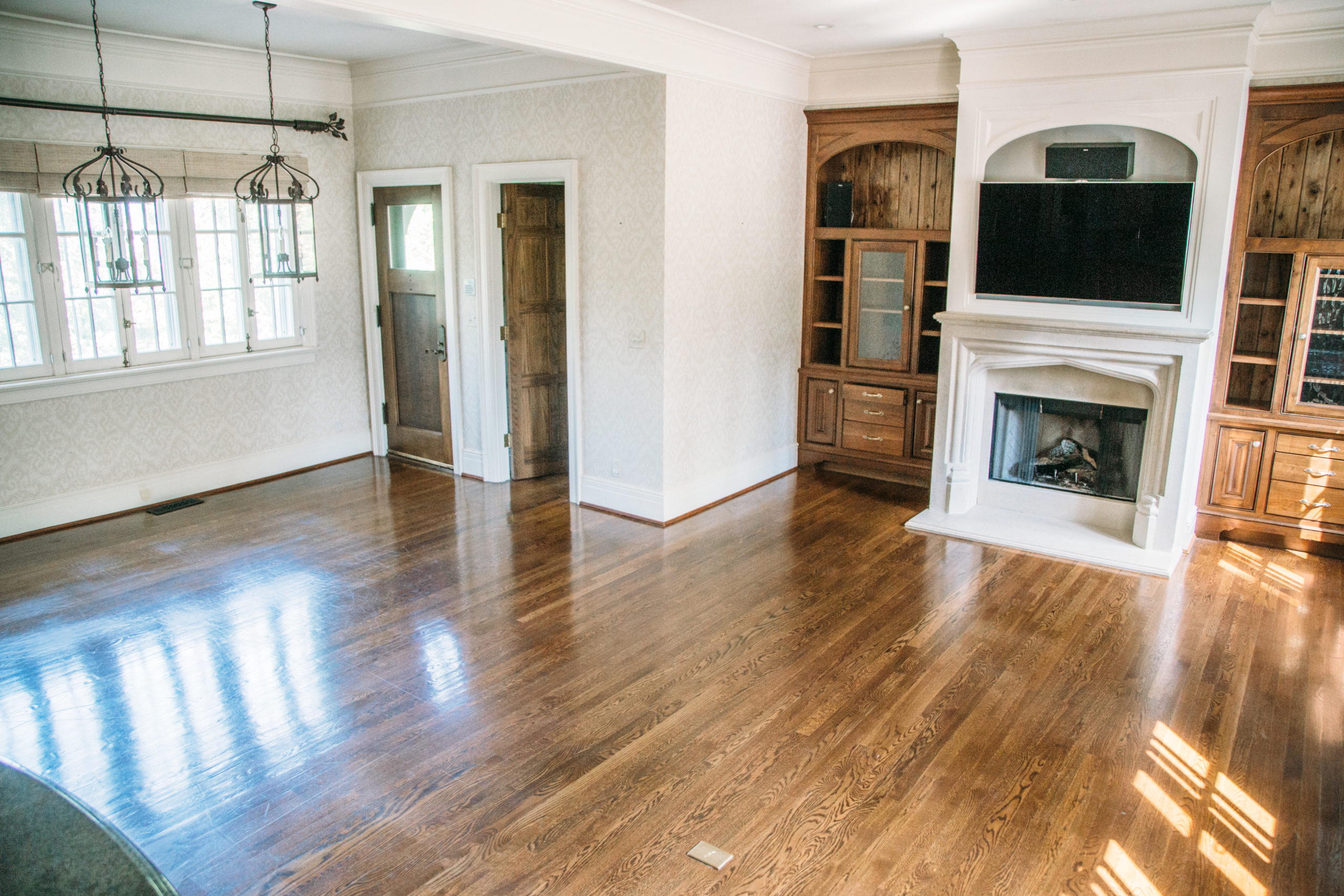 Brown Button Estate Sale Company Estate Liquidation For Kansas City