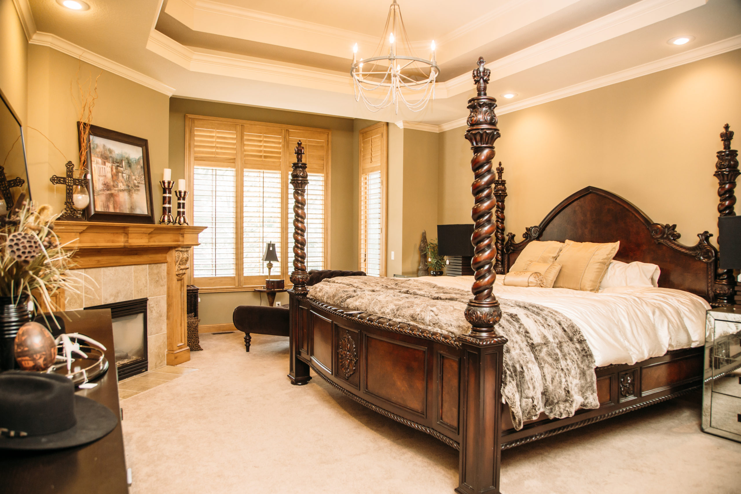 Brown Button Estate Sale Company Estate Liquidation For Kansas City