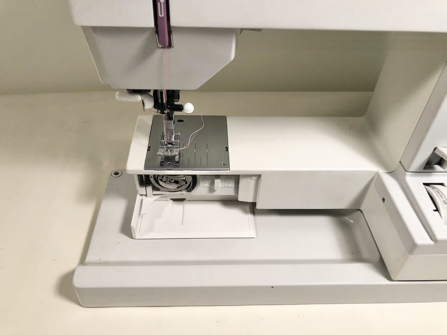 Pfaff Tipmatic 1151 with IDT, 1 year warrantyBeautiful! Brubaker's