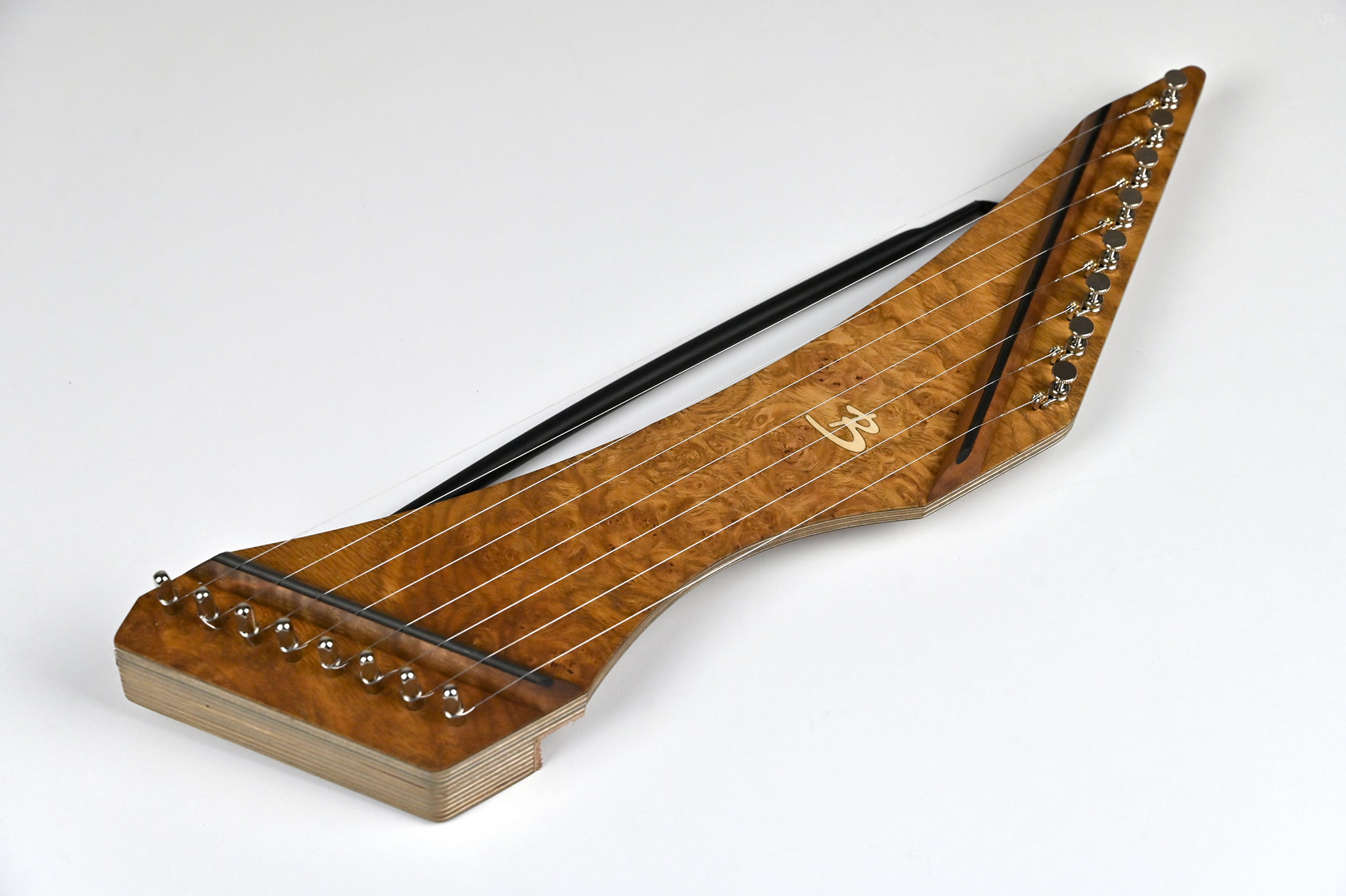 Brunner Guitars Finely crafted guitars in the swiss alps