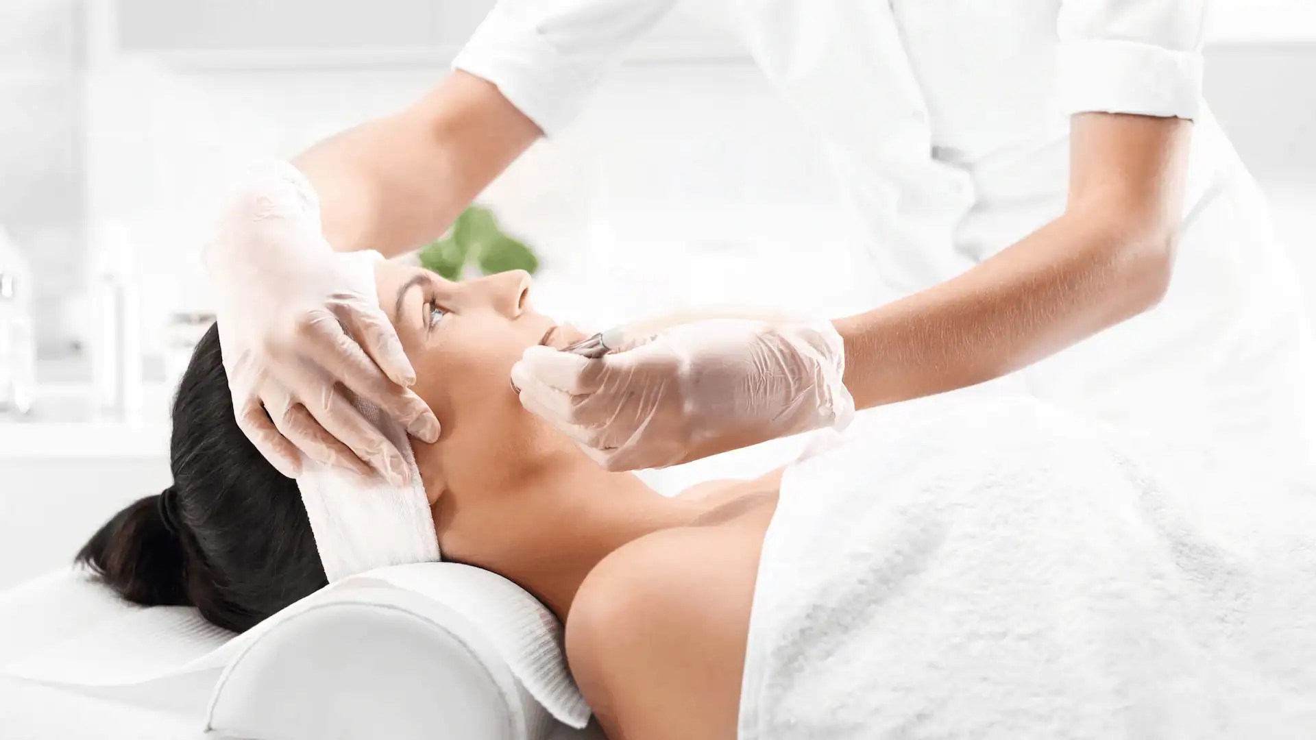 How Do I an Esthetician in Canada? Bryan College