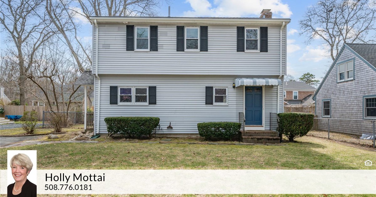 19 Montauk St, Teaticket, MA 02536