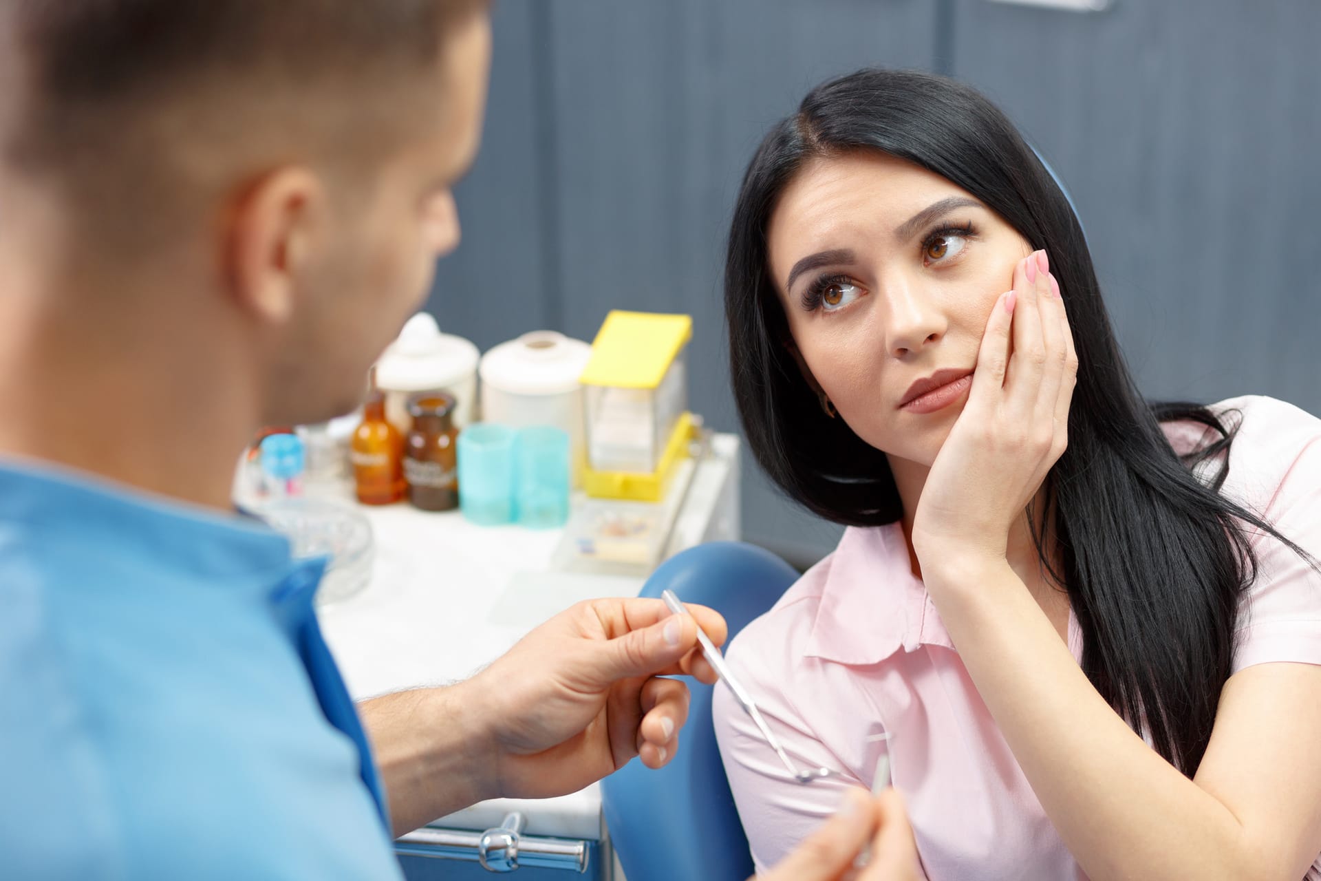 How to Find a Dentist Near Me to Treat a Chipped or Broken Tooth