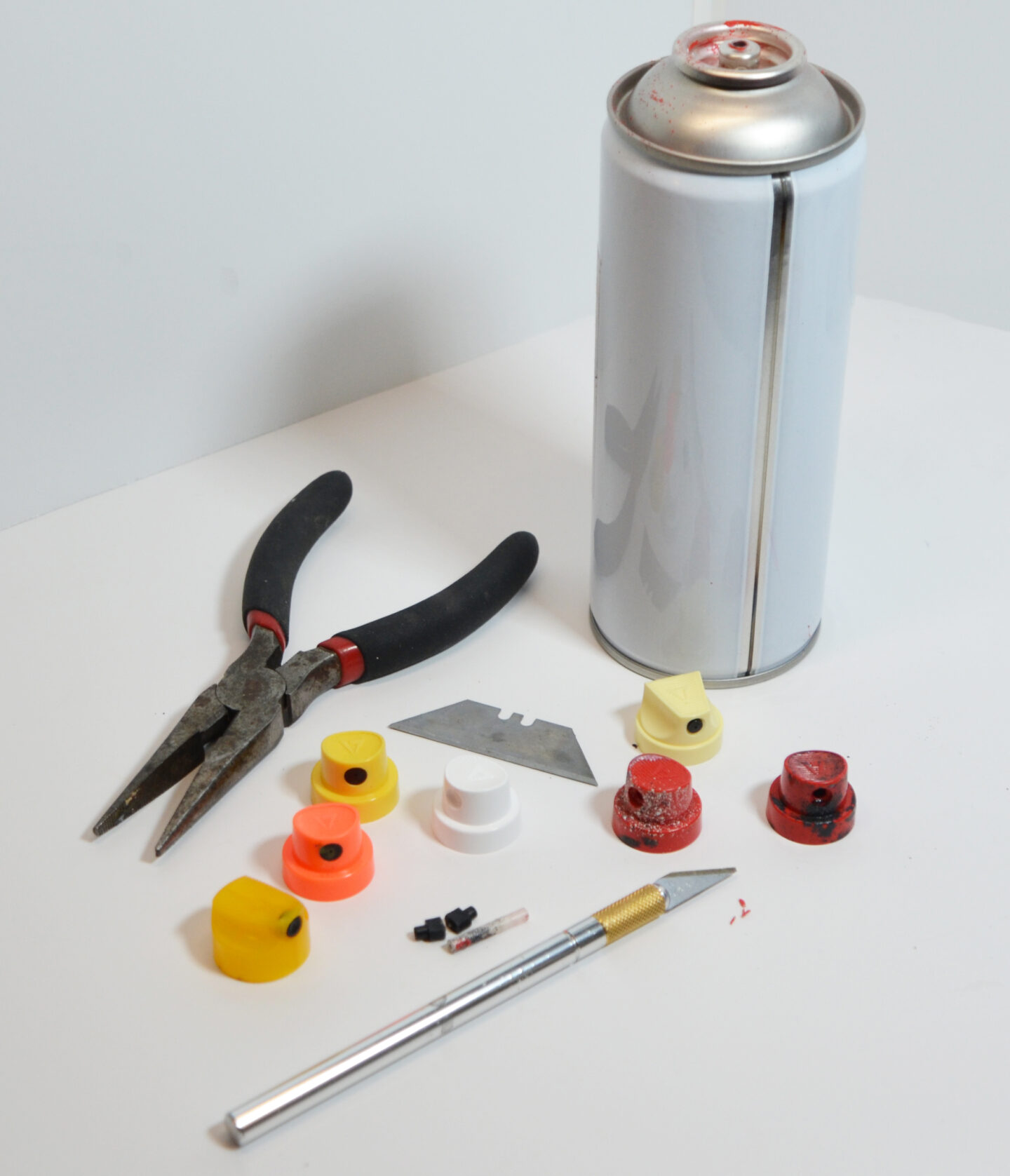 Graffiti Tutorial Unclogging Your Spray Paint Cans Bombing Science