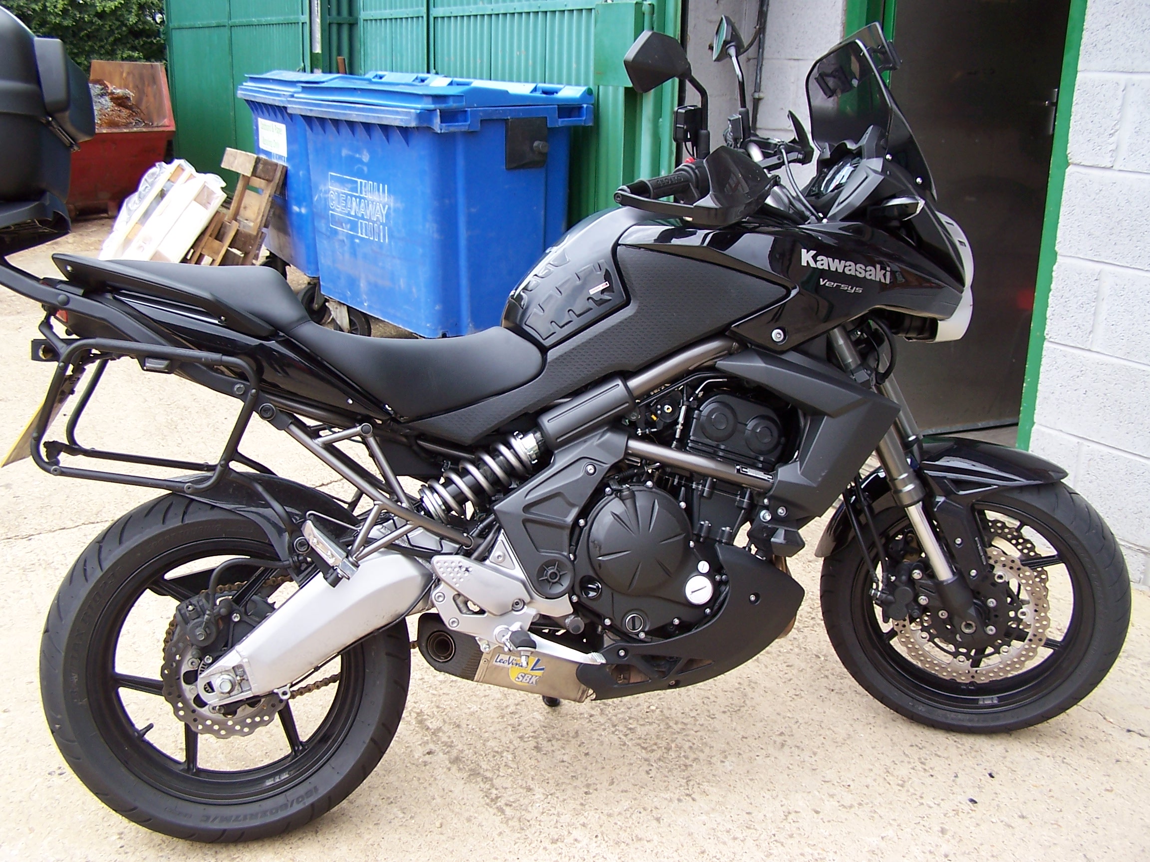 Kawasaki Versys 2011 in for power commander fitted with Leo Vince