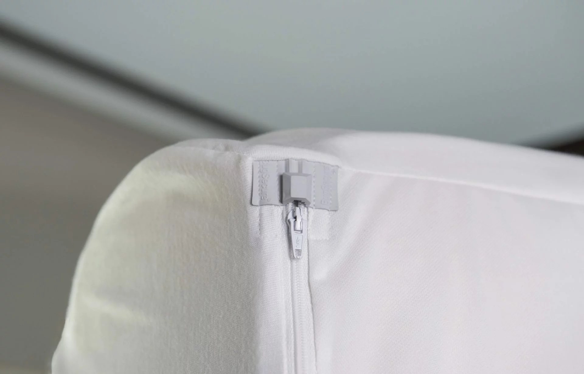 Mattress encasement total protection for the 6 sides