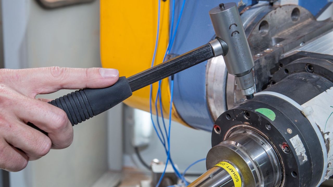 Understand the basics and mathematics behind modal analysis Bsim